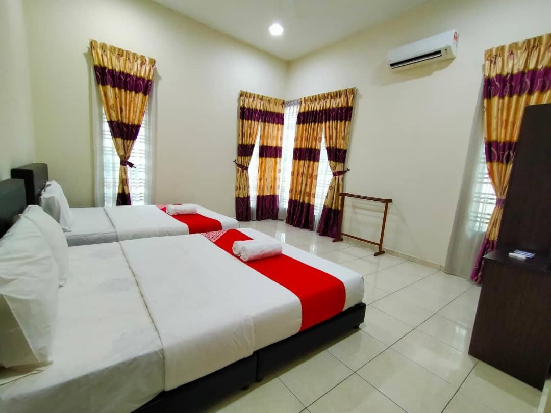 Hotel D' Anjung 2*