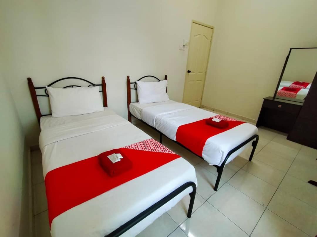 D' Anjung Hotel 2*